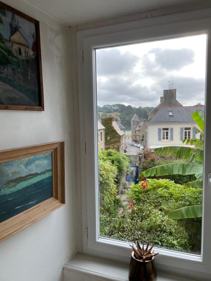Appartement De 1634 Avec Balcon Au Sud Sur Jardin En Plein Coeur Historique Tréguier Eksteriør bilde