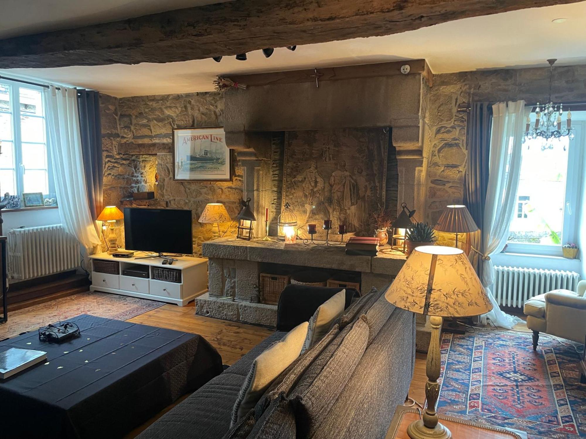 Appartement De 1634 Avec Balcon Au Sud Sur Jardin En Plein Coeur Historique Tréguier Eksteriør bilde